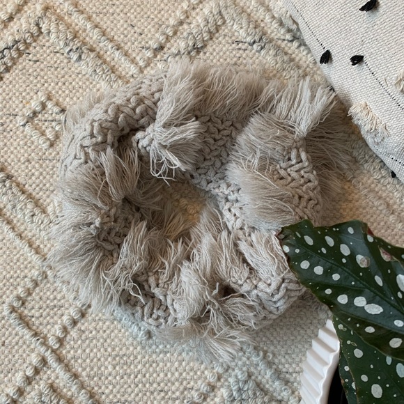 Knit Tube Scarf - Picture 4 of 4